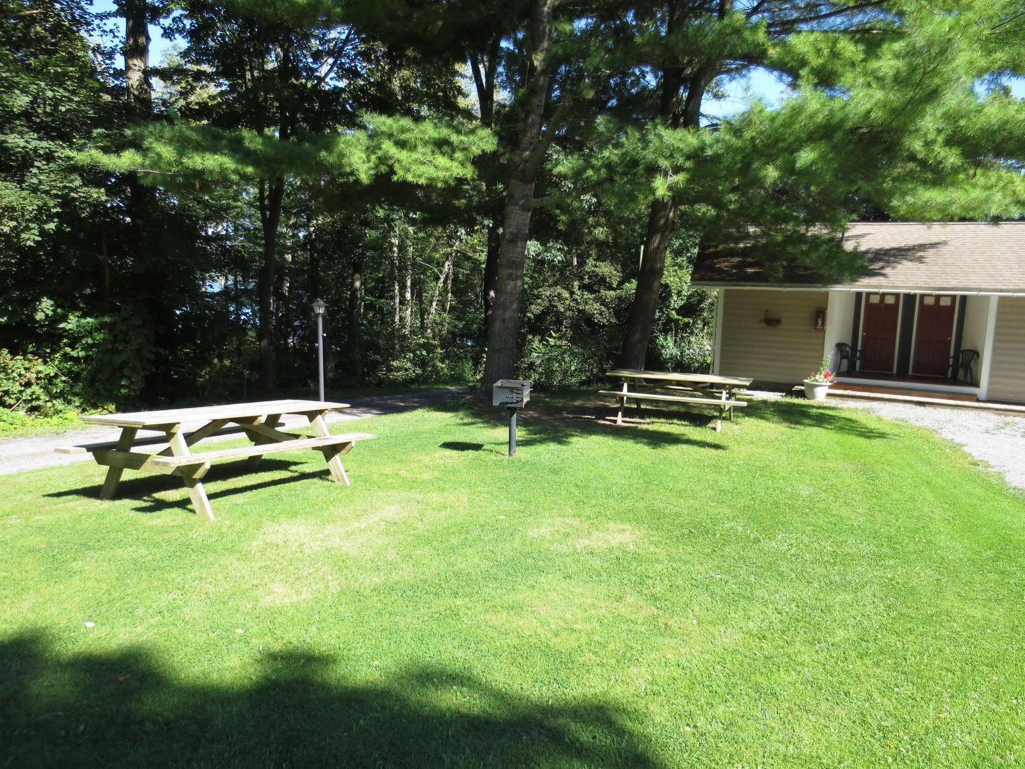 Hickory Grove Motor Inn - Cooperstown Eksteriør billede